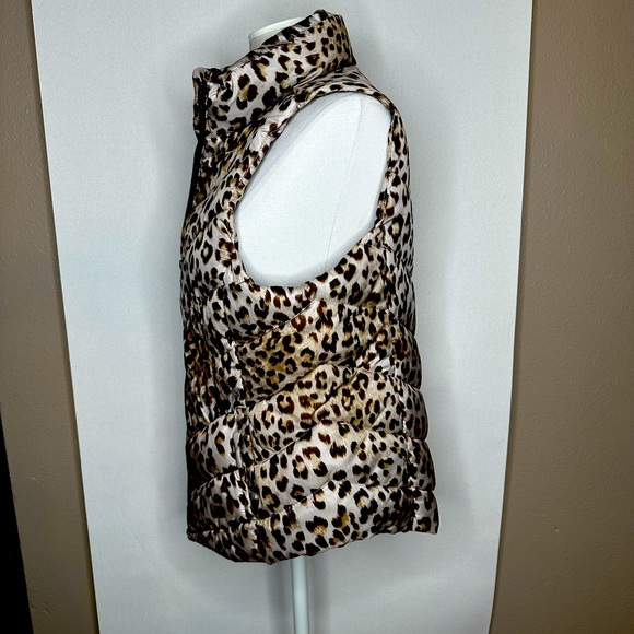 Light weight Chevron leopard puffer vest - Picture 3 of 6
